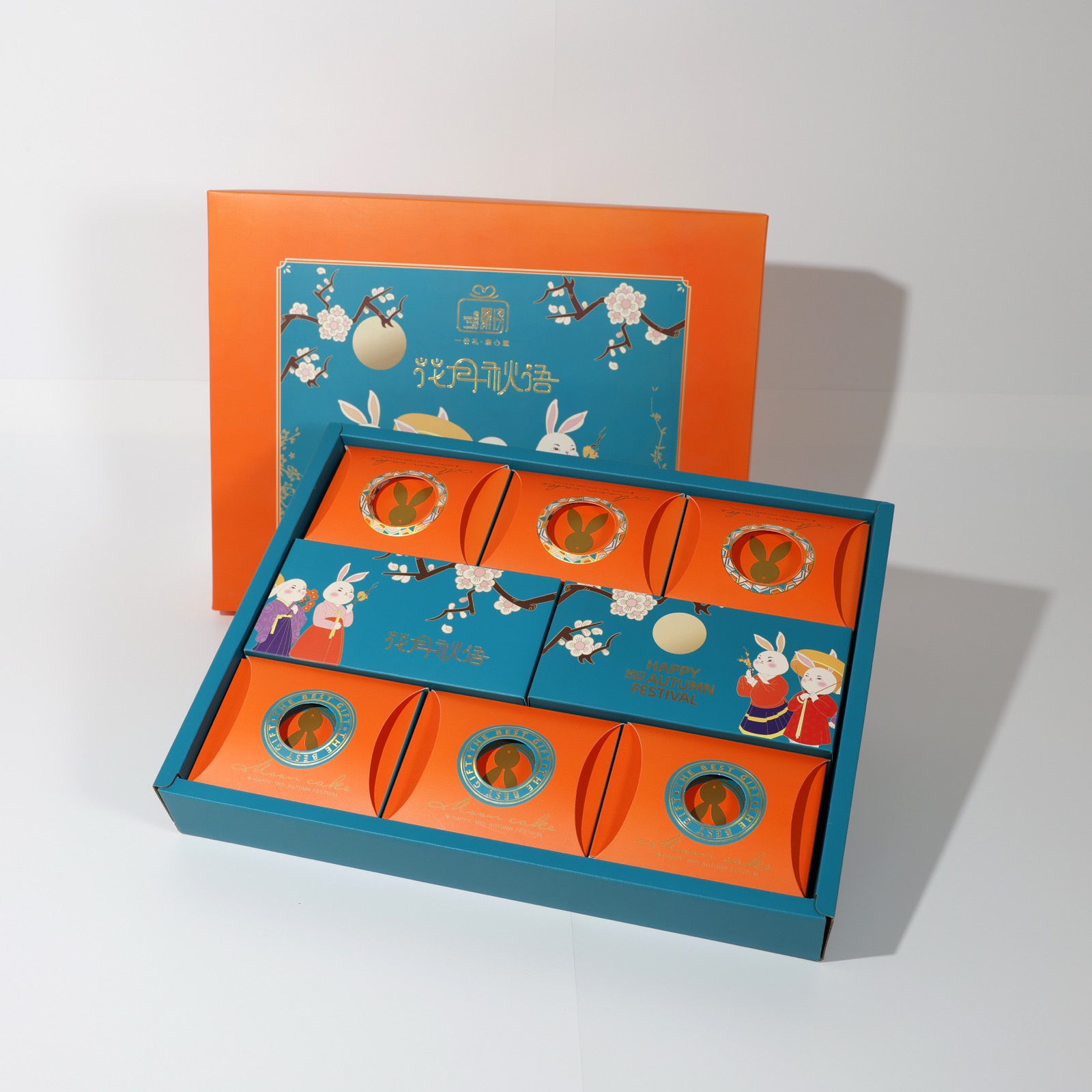 Mailang Bakery 麦浪饼坊 — Mid-Autumn mooncake gift set with lid-and-base box, gold foil and die-cut pillow boxes